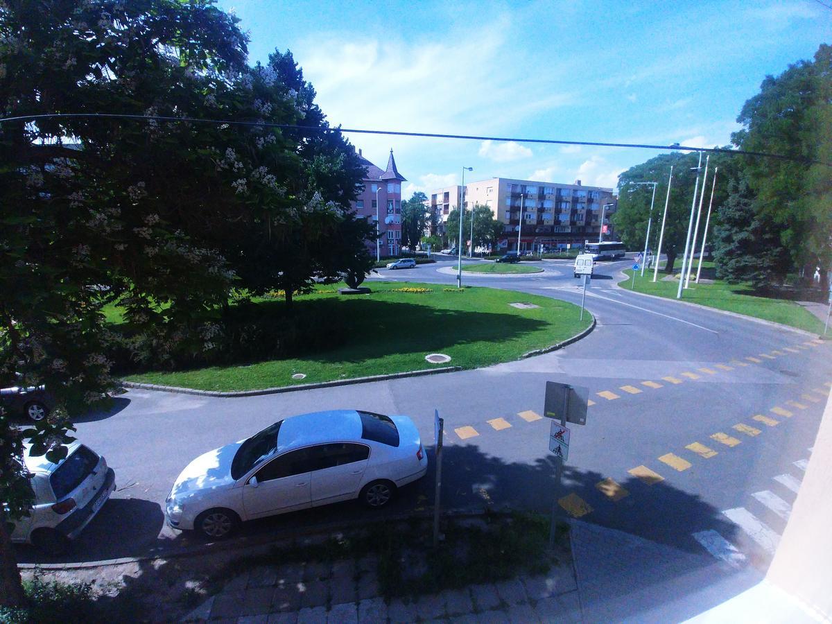 Sarok Apartmanhaz Makó Exterior foto