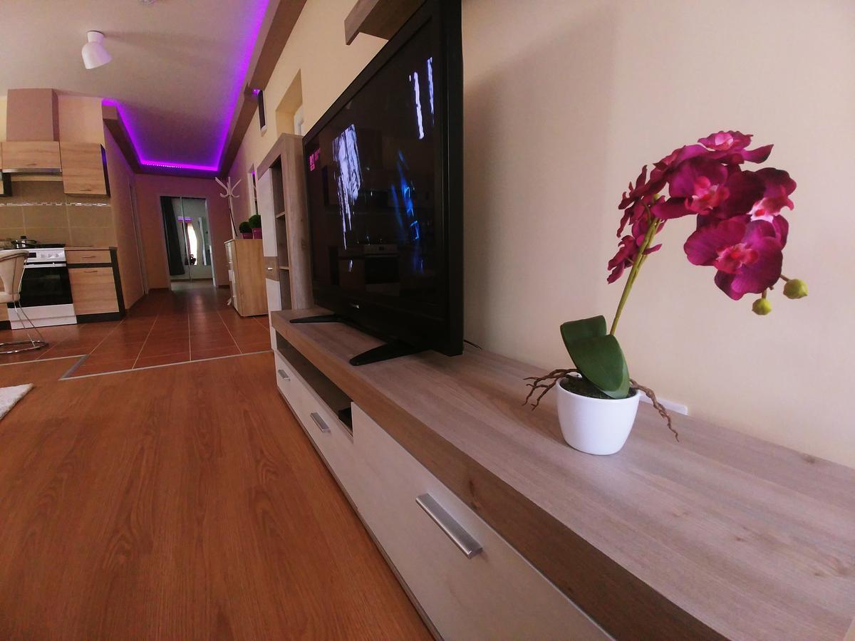 Sarok Apartmanhaz Makó Exterior foto
